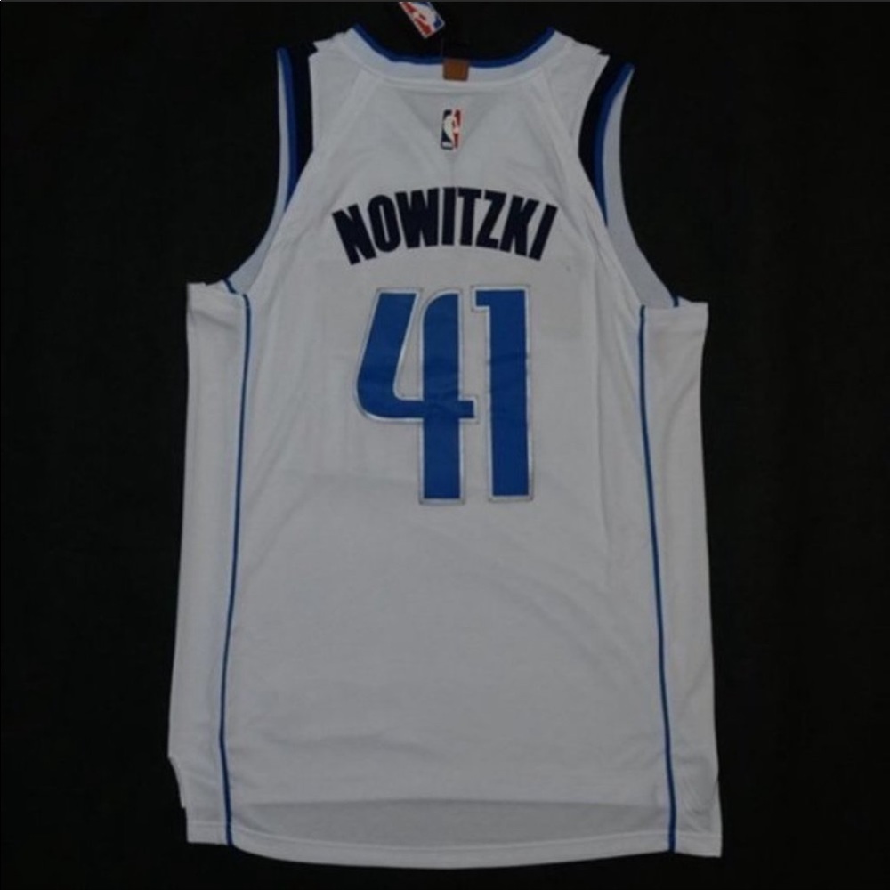 Medium Jersey: Dirk Nowitzki Dallas Mavericks 41